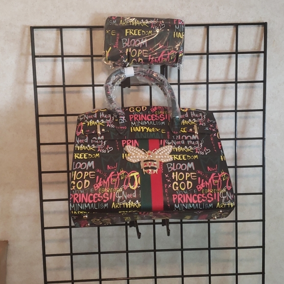 purse - Picture 3 of 3